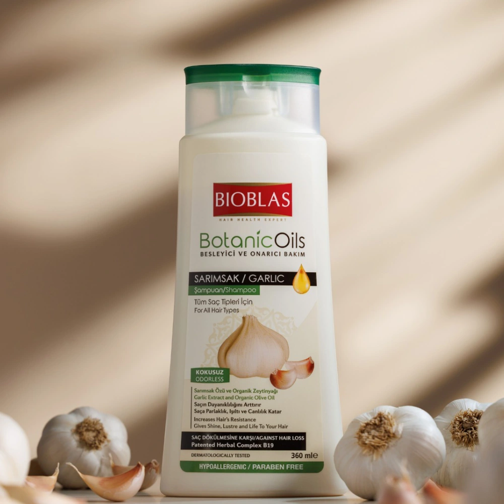 Bioblas Sarımsak Şampuanı ile saç dökülmesine karşı güçlü bakım.